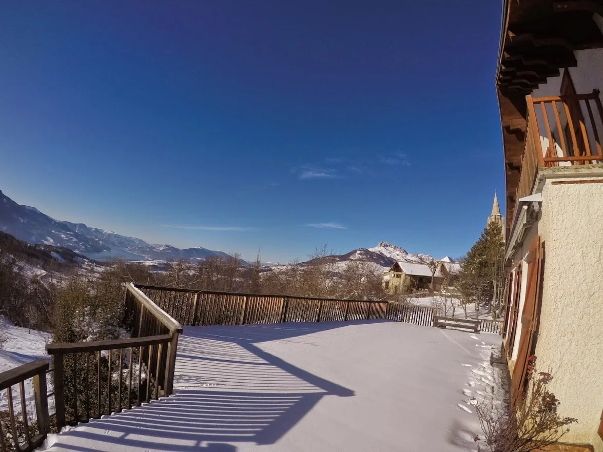 Chambre avec vue sur les Hautes-Alpes